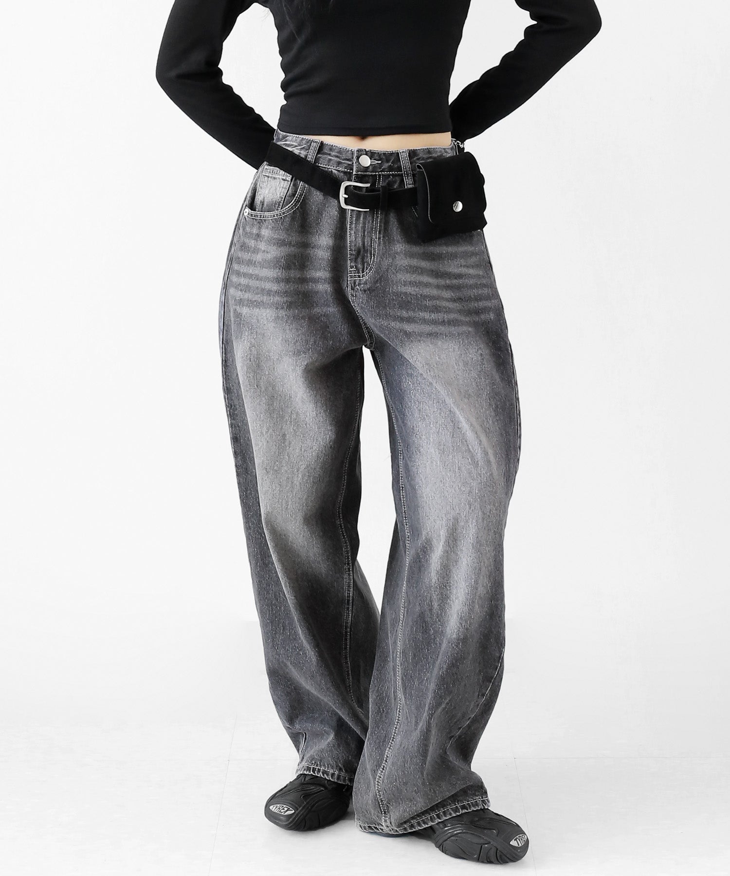 Side Pintuck Vintage Wash Wide-Leg Jeans