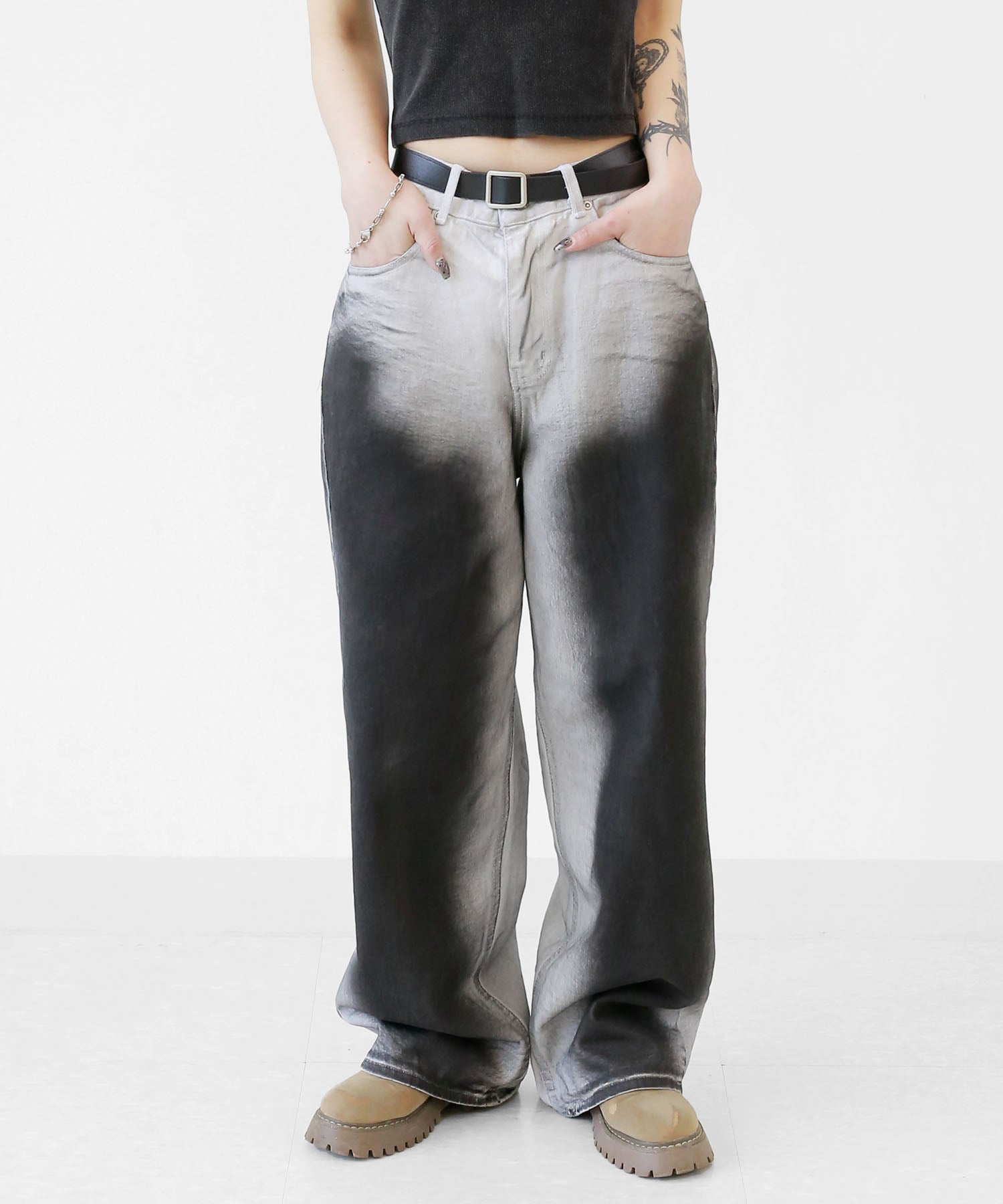 Gradient wash wide denim pants