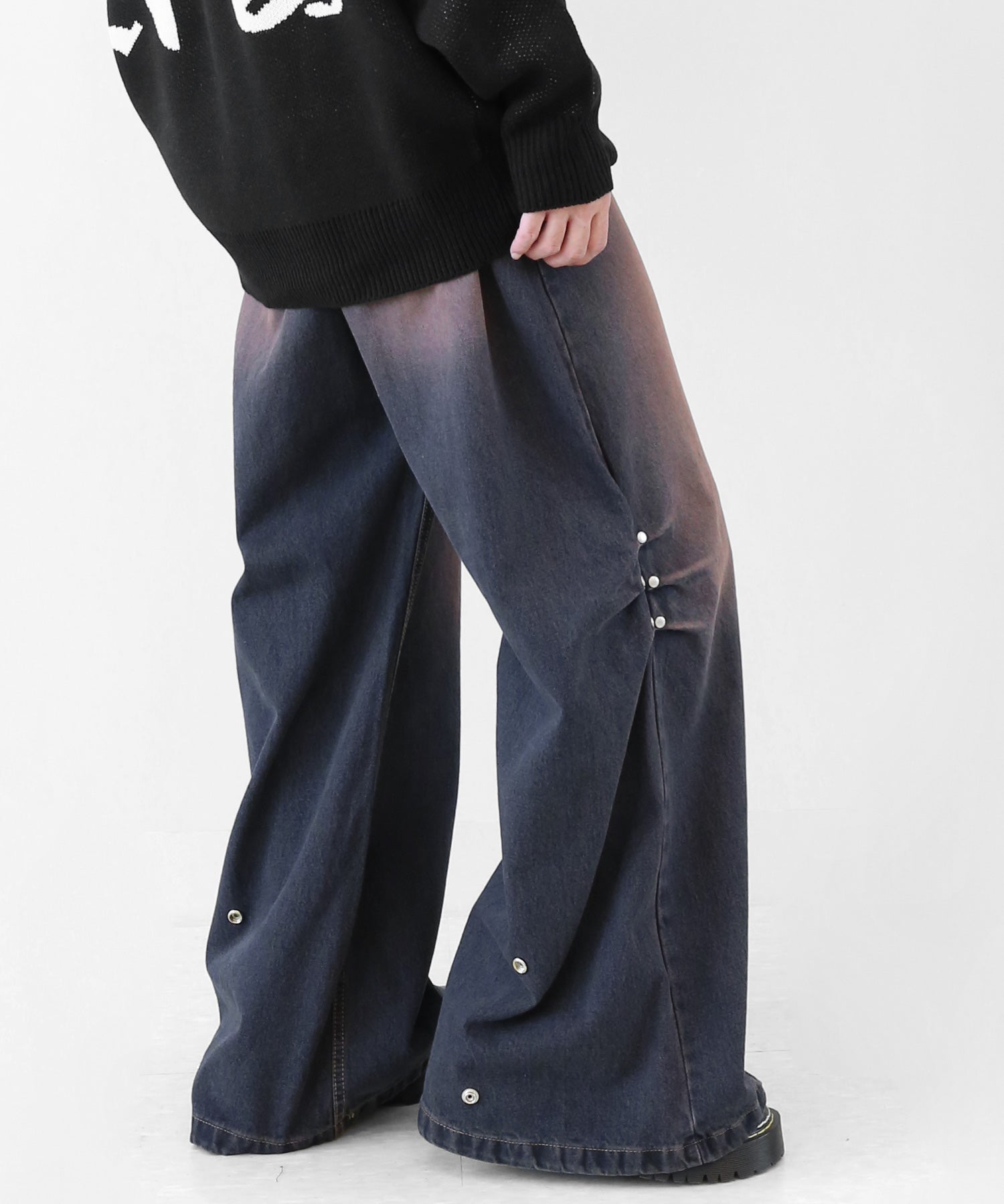 Rivet Tuck Baggy Denim