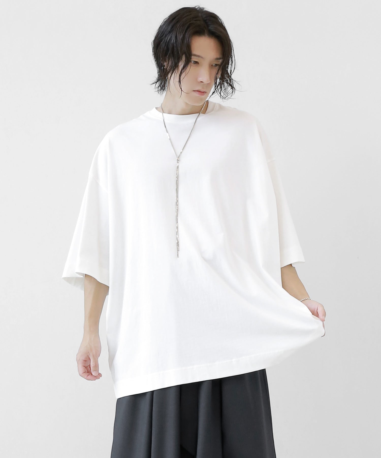 Simple Loose 5-Sleeve Tee
