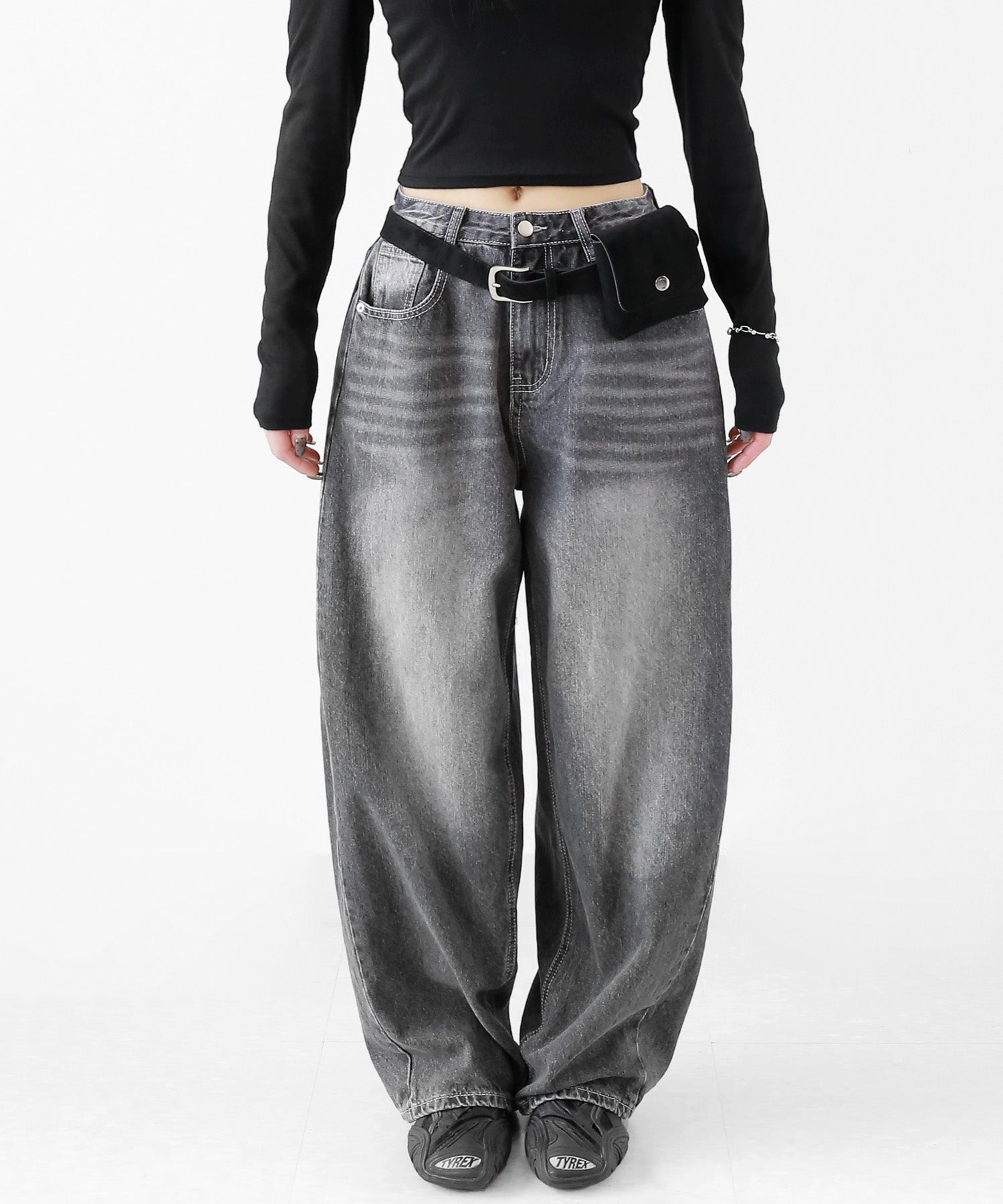 Side Pintuck Vintage Wash Wide-Leg Jeans