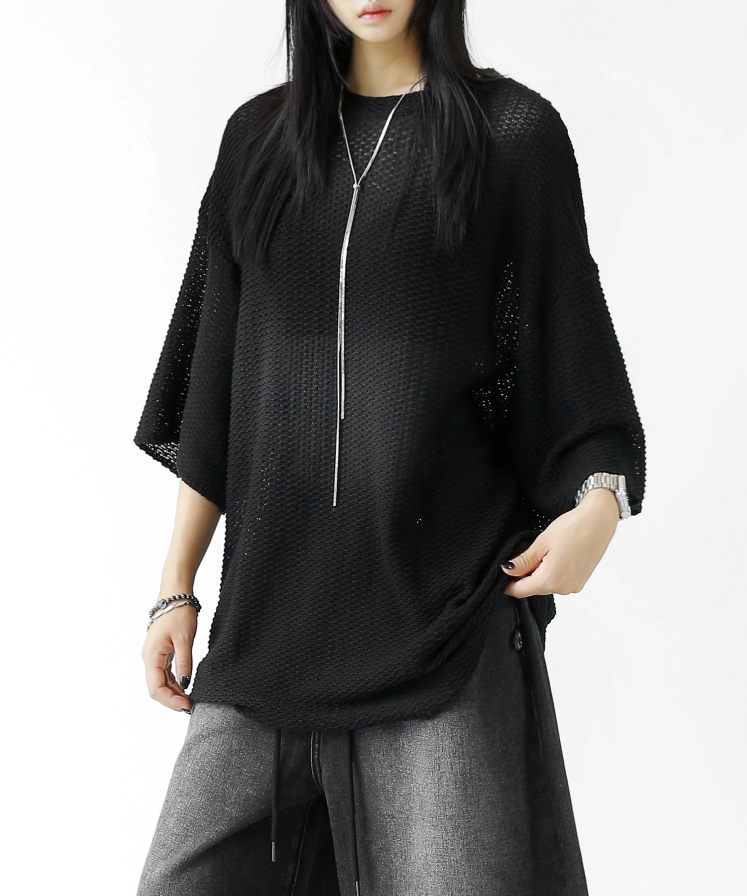 Monotone Summer Knit Top