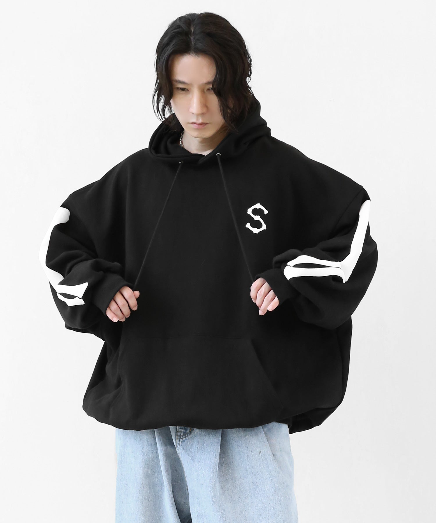 minsobi/Big silhouette graffiti sweatshirt/FREE/BLK 【公式通販】