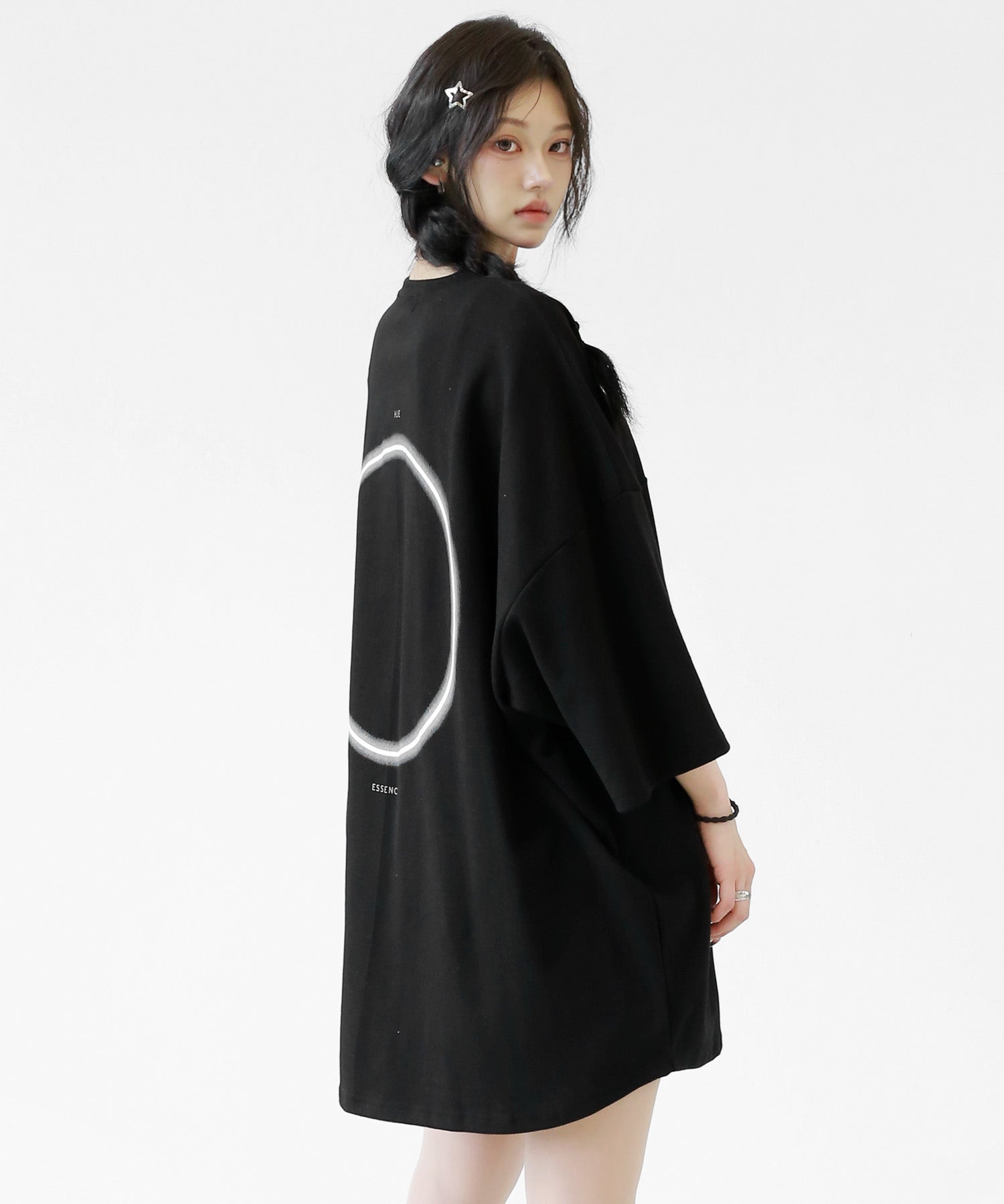 Monotone Big Circle Oversized T-Shirt