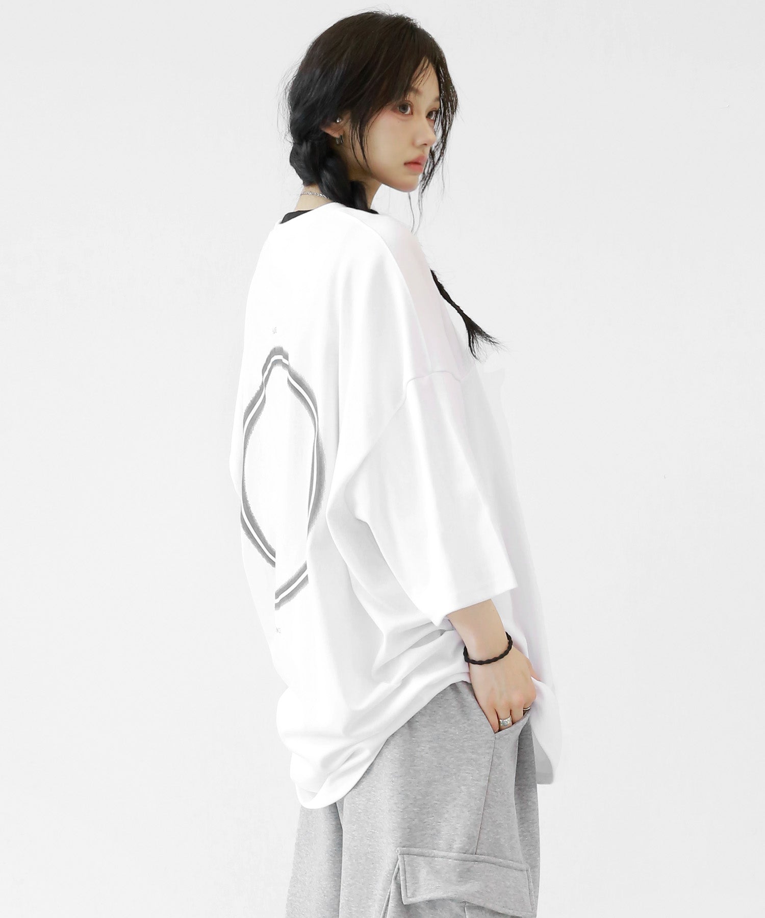 Monotone Big Circle Oversized T-Shirt