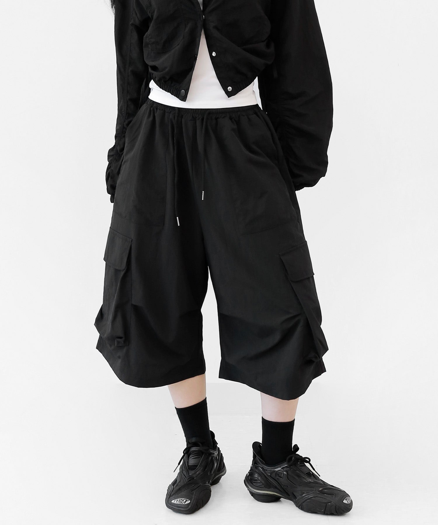 Cargo nylon wide Bermuda shorts