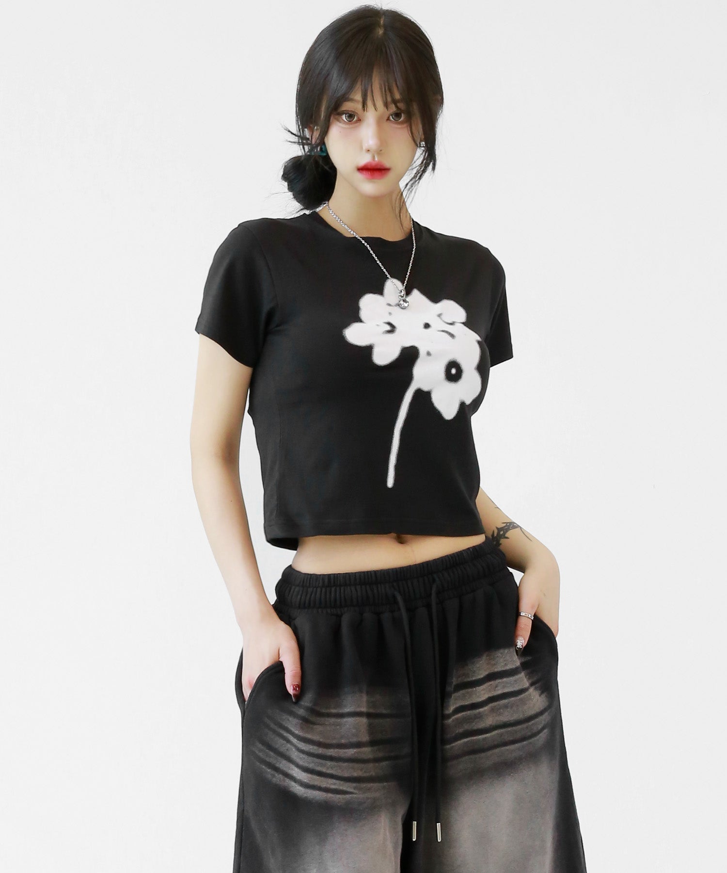 Floral Graphic Cropped Tee