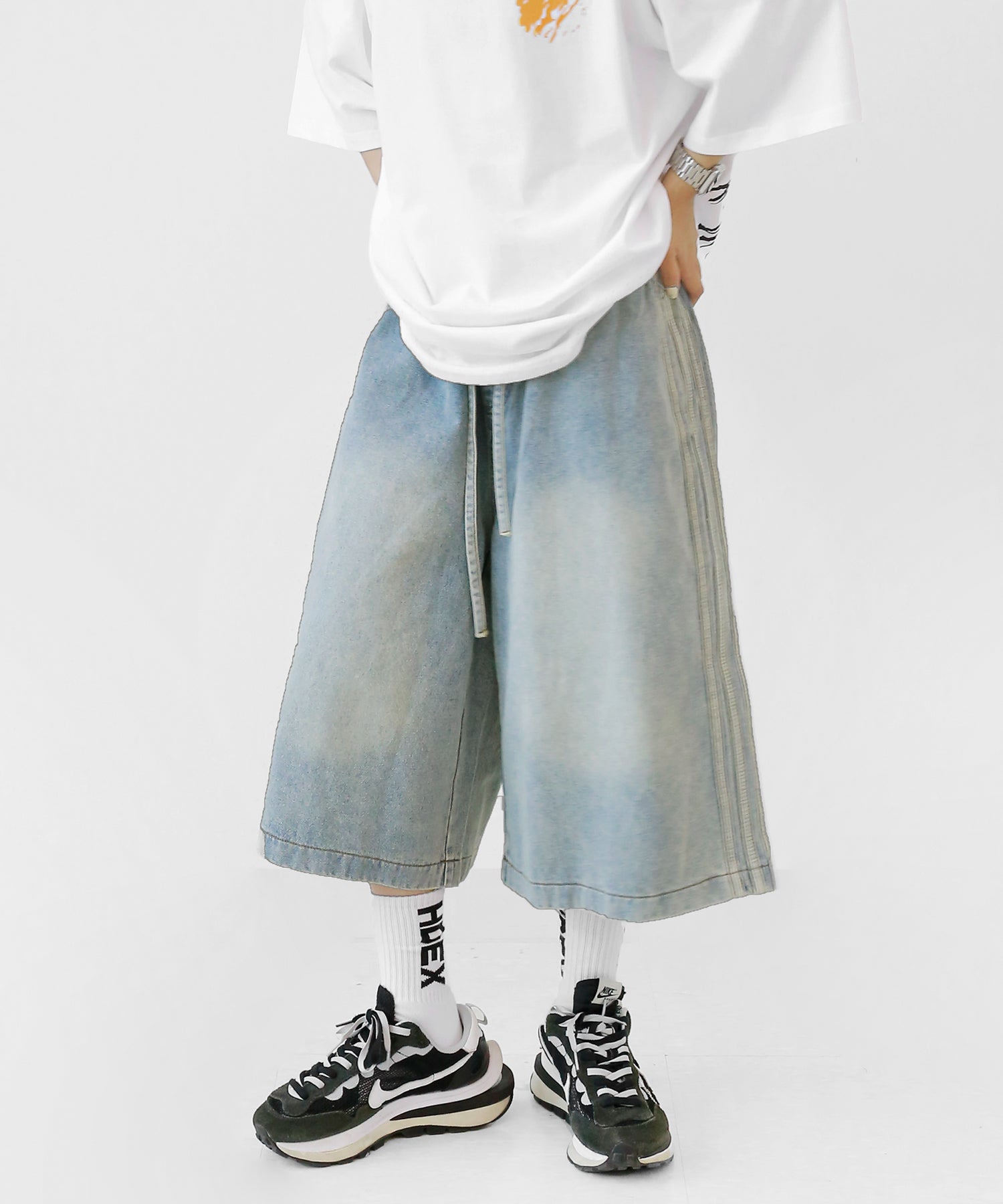WOMEN BOTTOM - JEANS