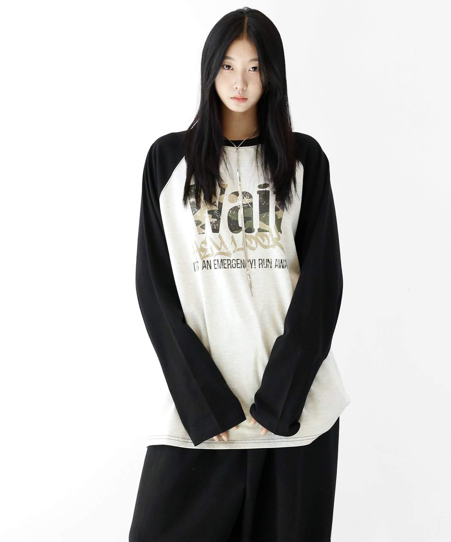 Camo Logo Raglan Sleeve Long T-shirt