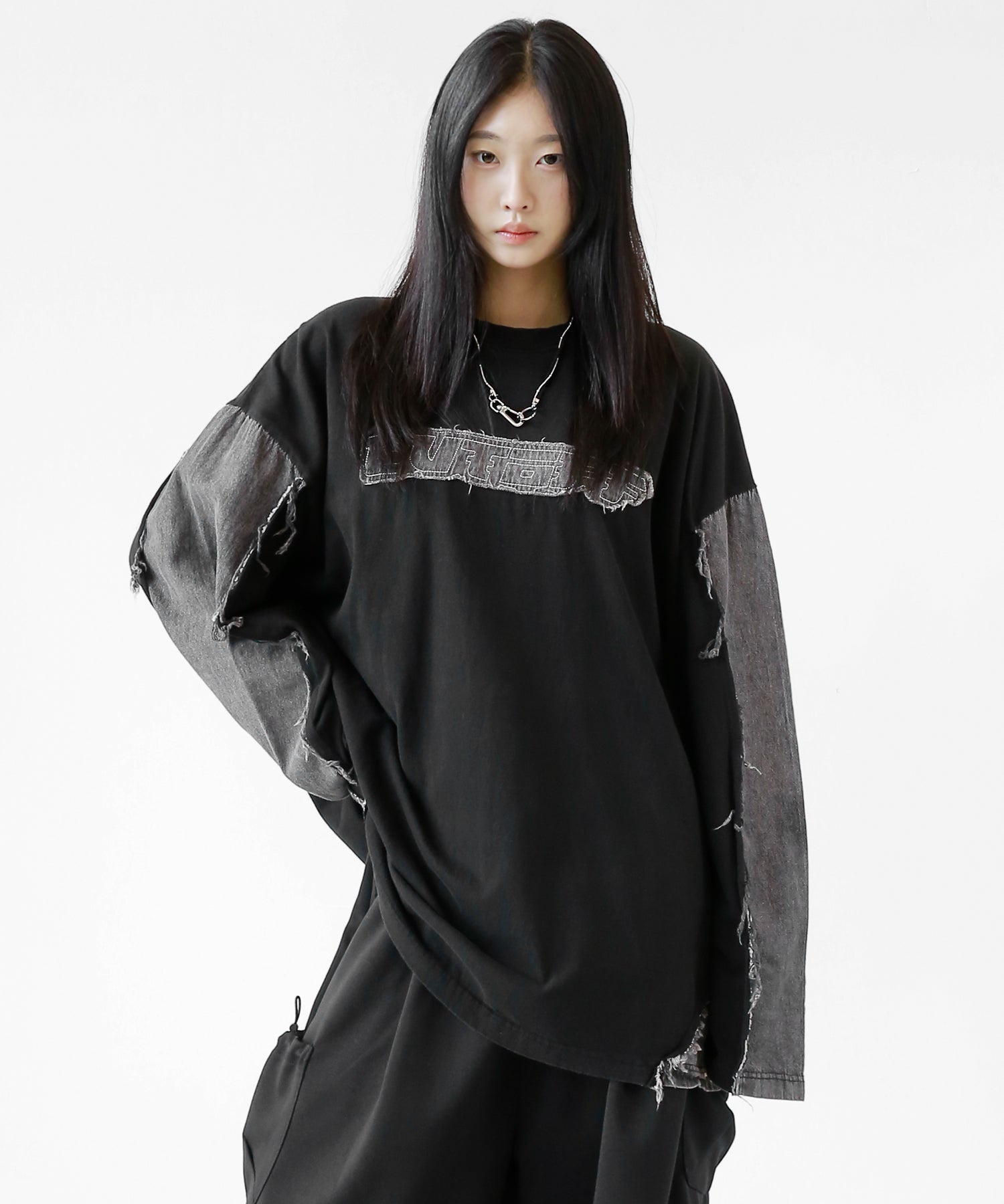 minsobi/Big silhouette graffiti sweatshirt/FREE/BLK 【公式通販】