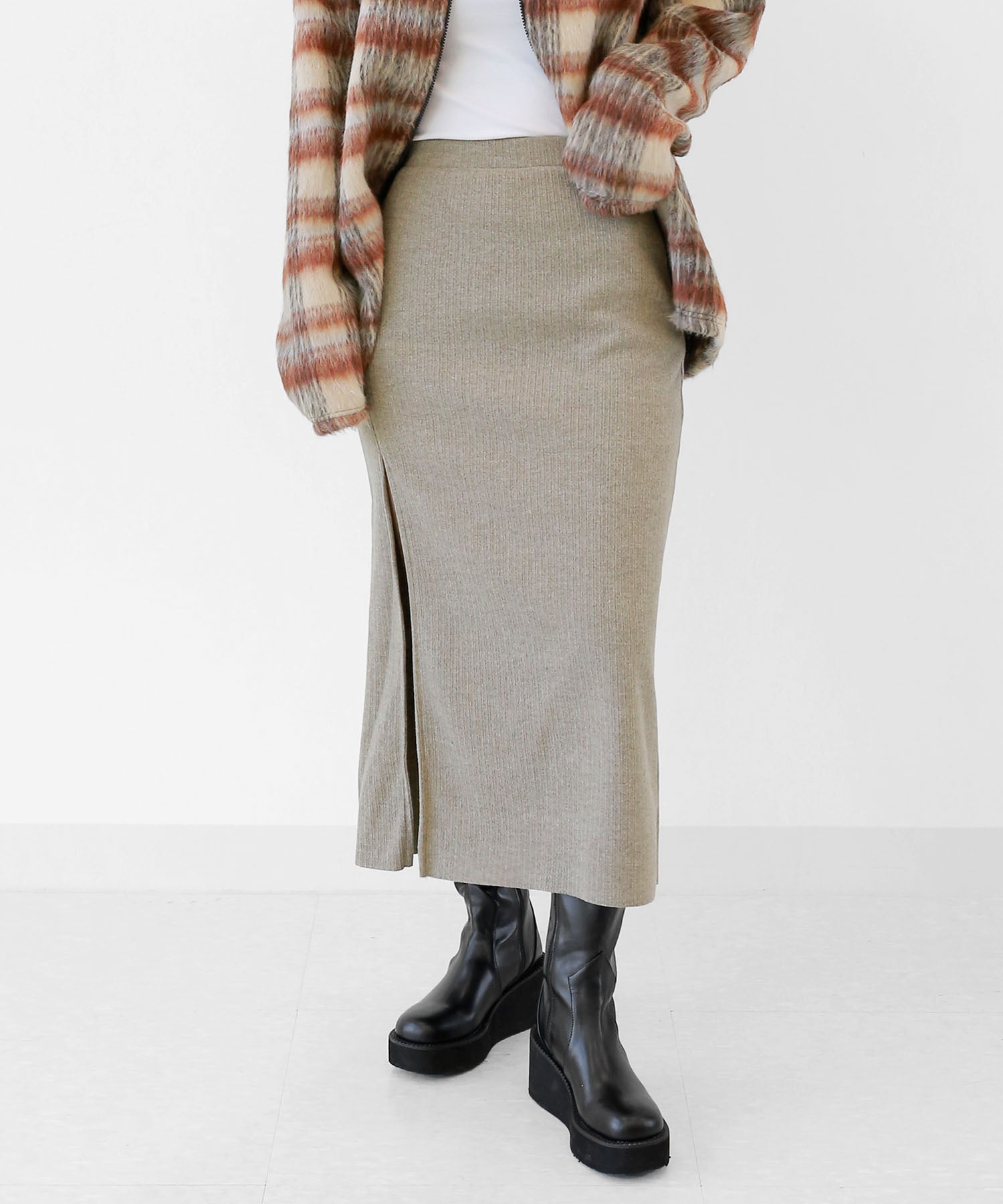 Slim-Fit Knit Long Skirt